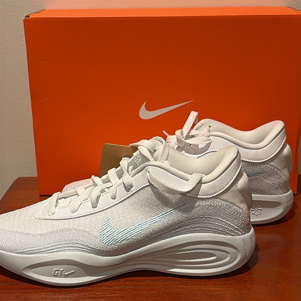 Nike GT Hustle Academy Basketball Shoes - Picture 10 of 15